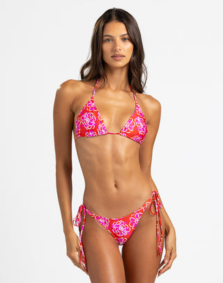 MODEL IS WEARING A TRIANGLE TOP IN RED FLORAL WITH MATCHING BOTTOM
TOP TIES AT NECK AND BACK
FRONT VIEW